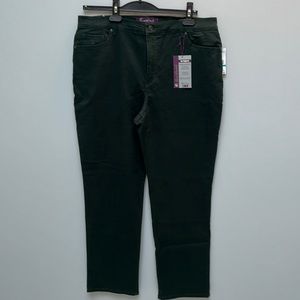 Gloria Vanderbilt forest green Amanda jeans NWT. Size 16.